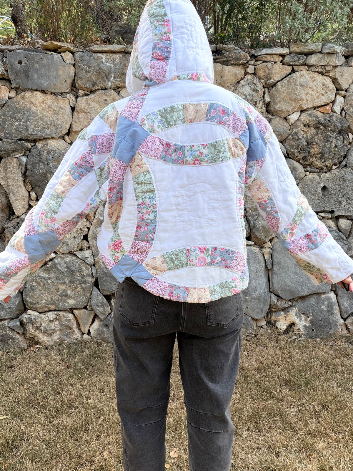 White Double Wedding Ring Vintage Quilted Crop Hoodie