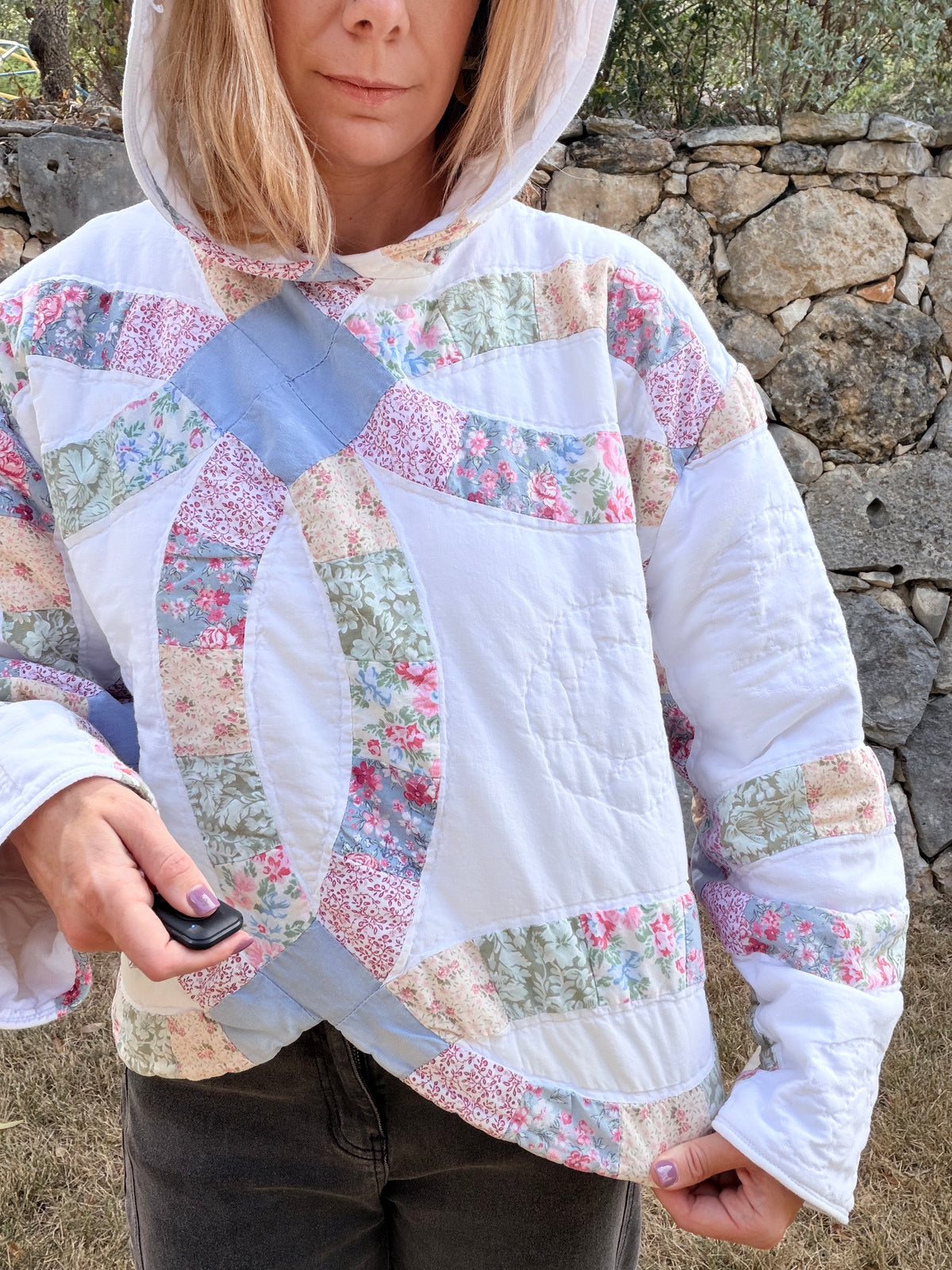 White Double Wedding Ring Vintage Quilted Crop Hoodie